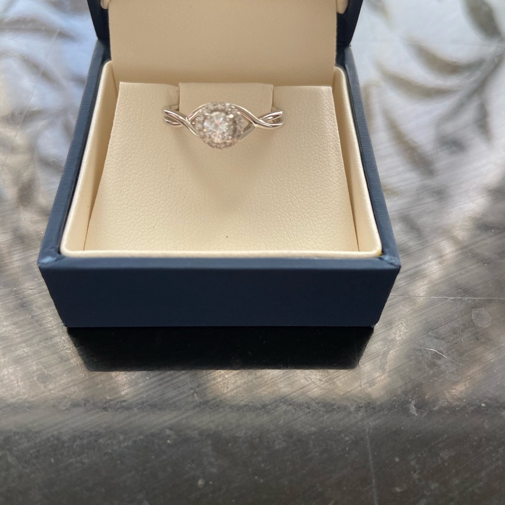 Diamond ring